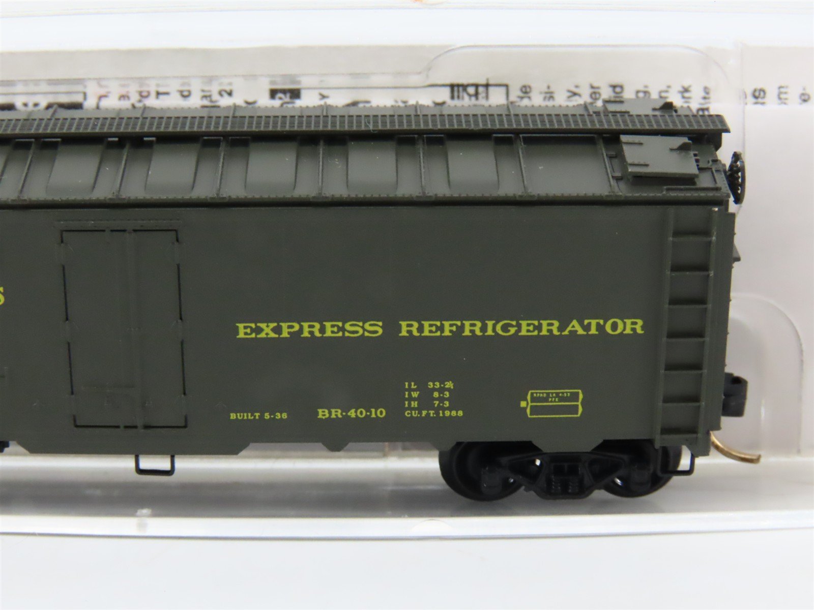 N Micro-Trains MTL 59510 PFE Pacific Fruit Express 40' Steel Ice Reefer #925