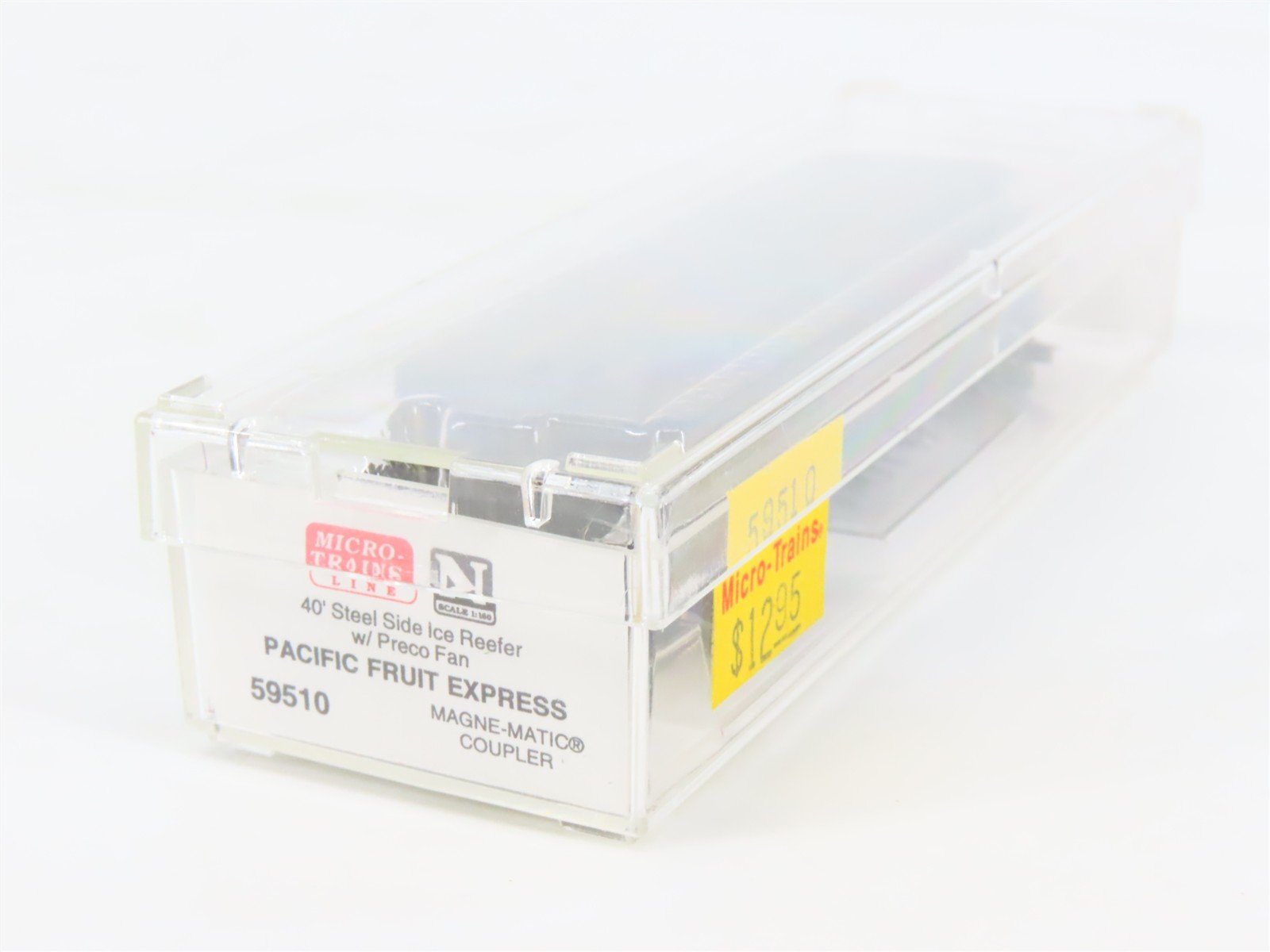 N Micro-Trains MTL 59510 PFE Pacific Fruit Express 40' Steel Ice Reefer #925