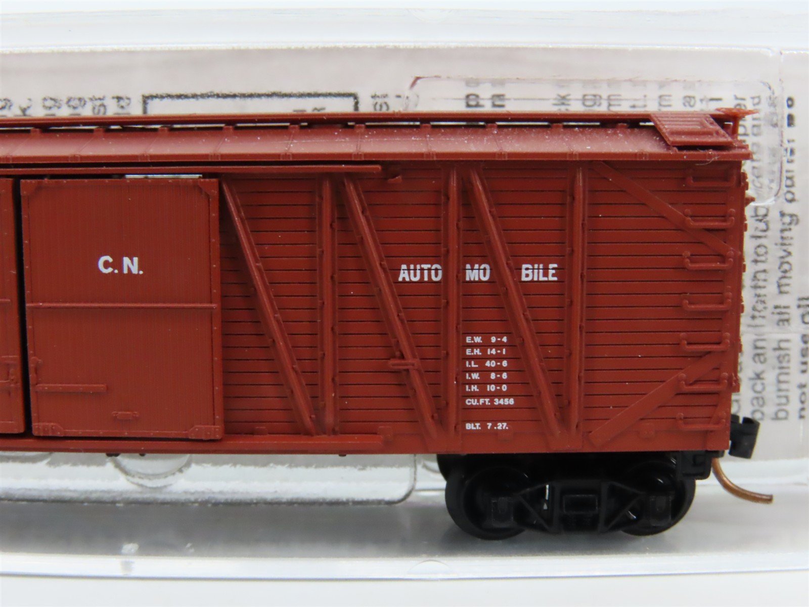 N Micro-Trains MTL 40010 CN Canadian National 40' Outside Braced Box Car #582593