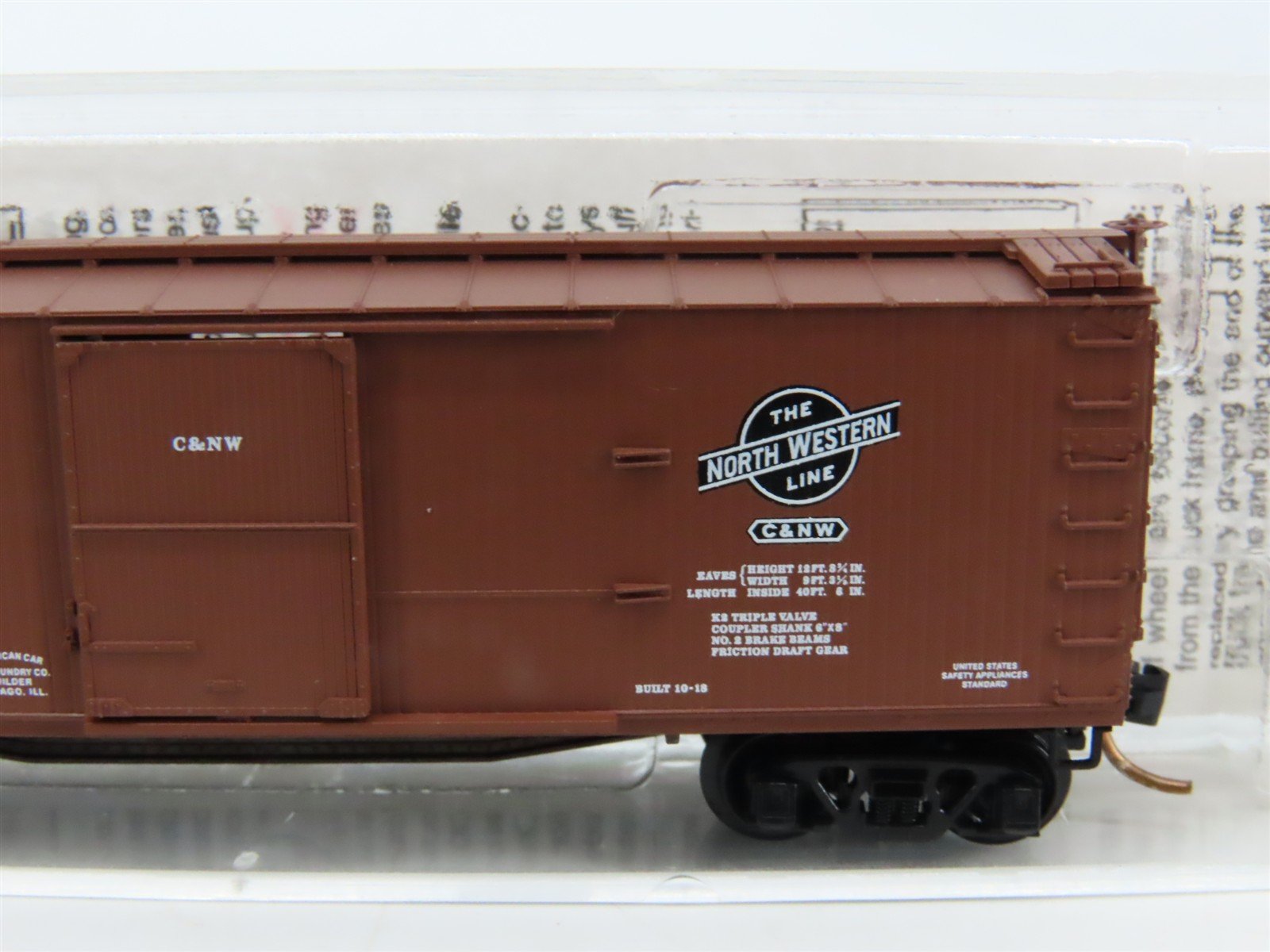 N Micro-Trains MTL 39160 CNW Chicago & North Western 40' Wood Box Car #142200