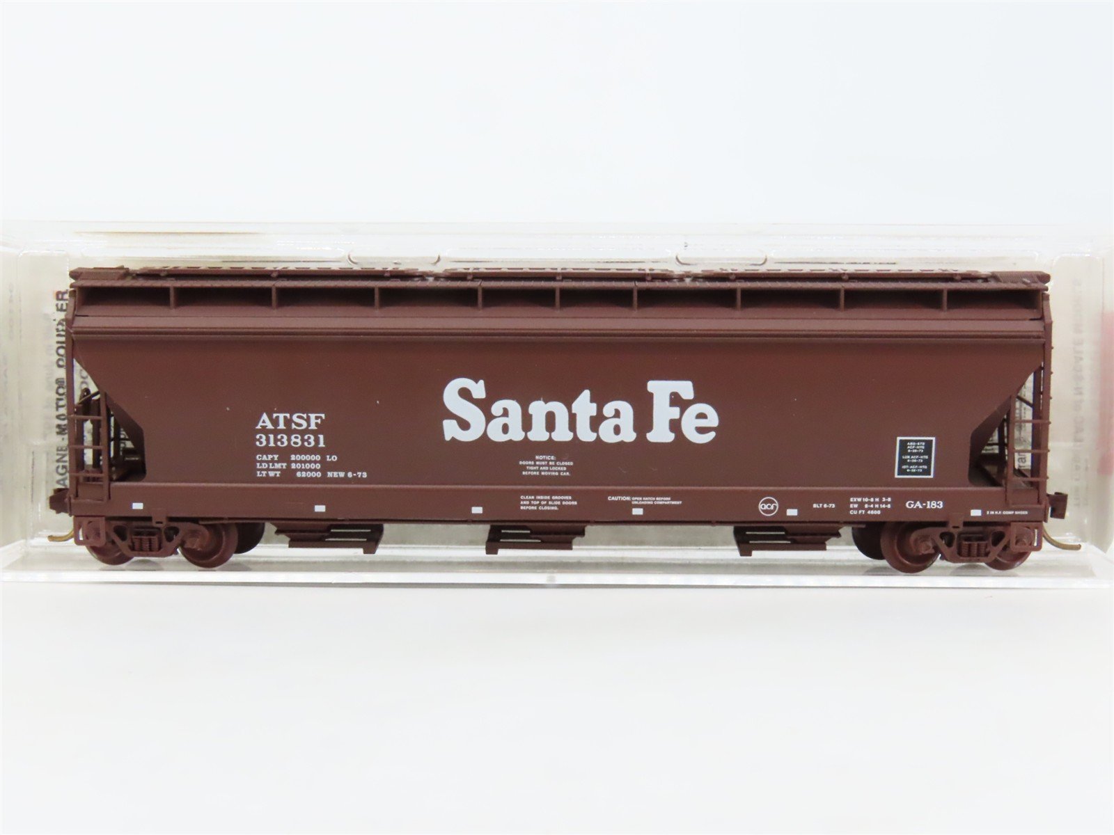 N Micro-Trains MTL 94100 ATSF Santa Fe 3-Bay CenterFlow Covered Hopper #313831
