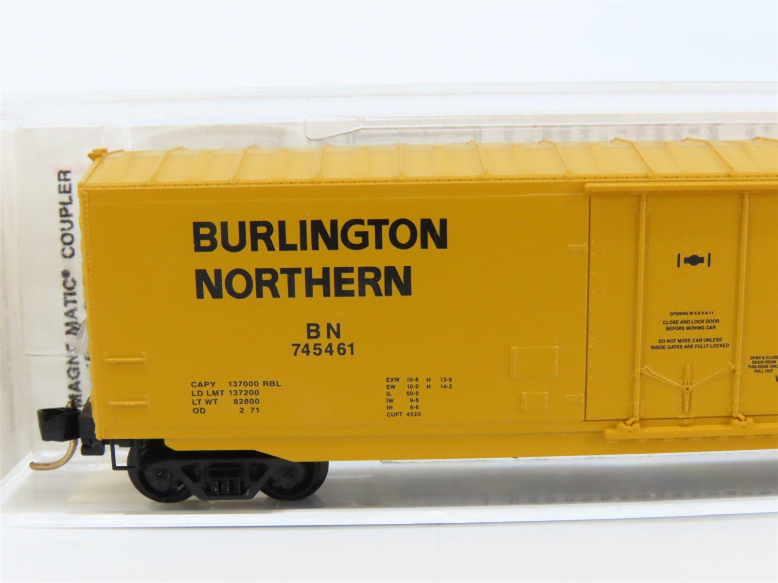N Micro-Trains MTL 38160 BN Western Fruit Express 50' Plug Door Box Car #745461