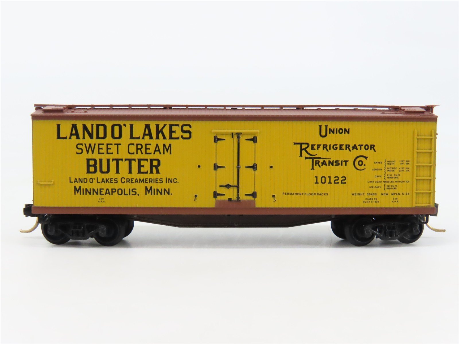 N Micro-Trains MTL URTC Land O'Lakes Sweet Cream Butter 40' Wood Reefer #10122