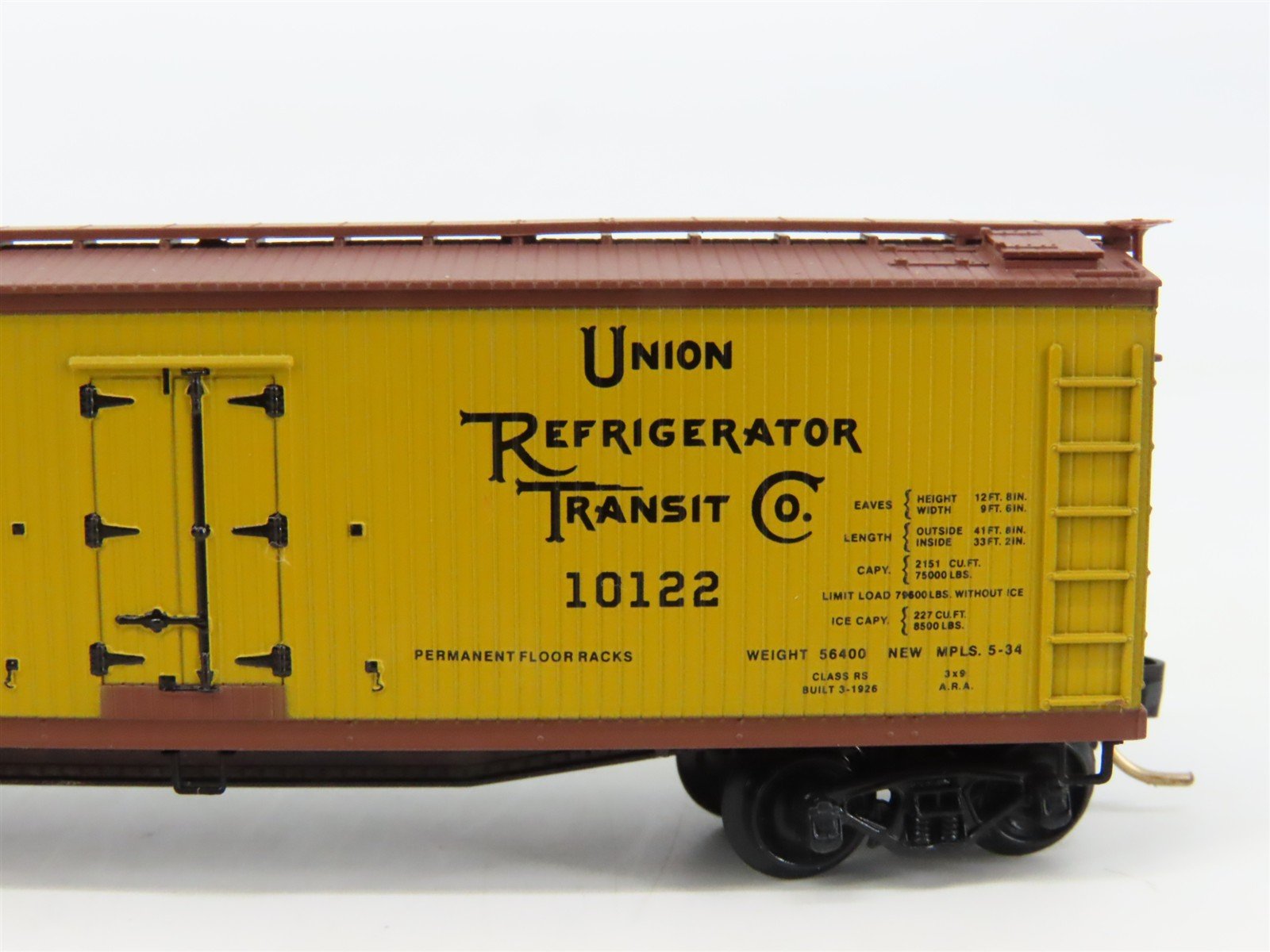 N Micro-Trains MTL URTC Land O'Lakes Sweet Cream Butter 40' Wood Reefer #10122