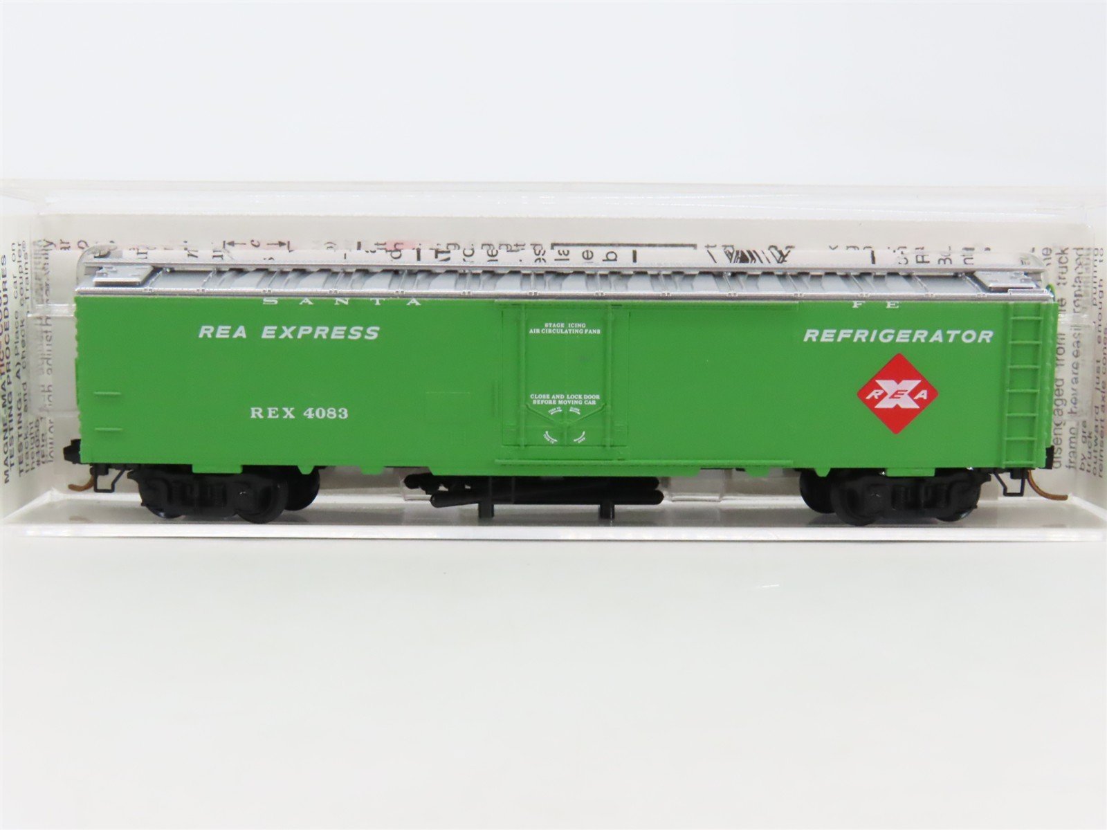 N Scale Micro-Trains MTL 52030 REX REA Santa Fe 52' Steel Express Reefer #4083