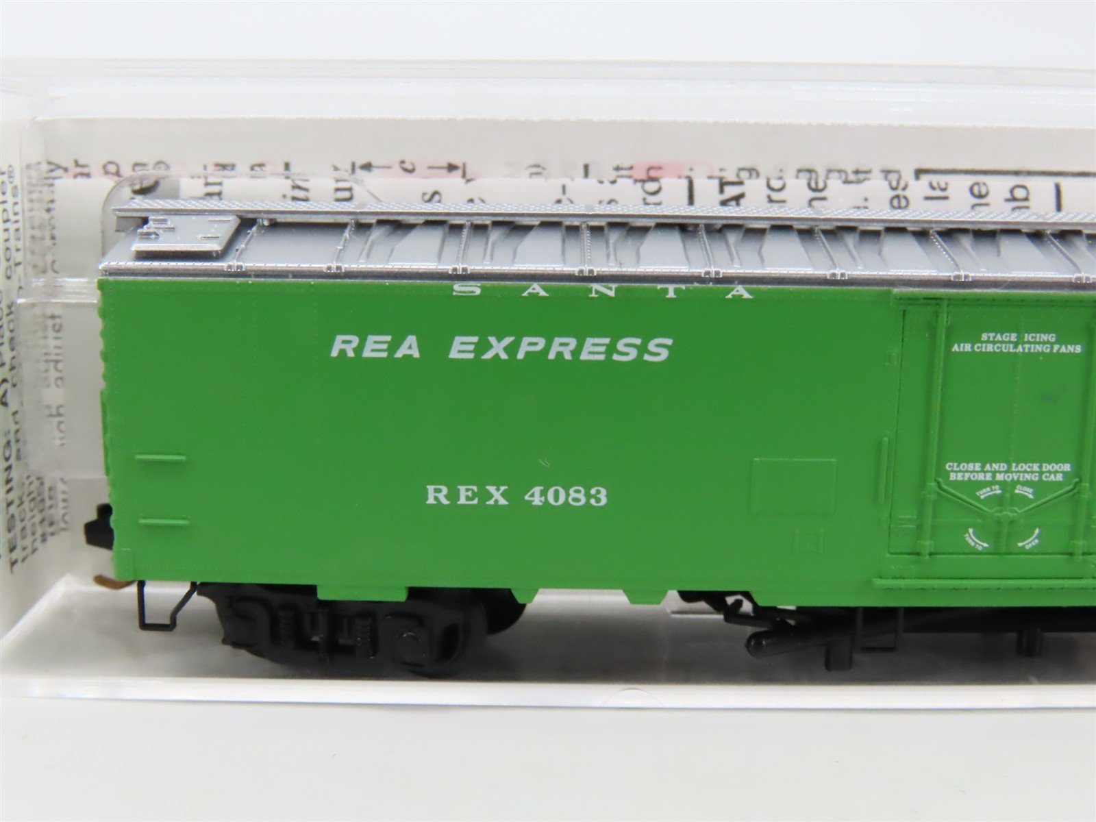 N Scale Micro-Trains MTL 52030 REX REA Santa Fe 52' Steel Express Reefer #4083