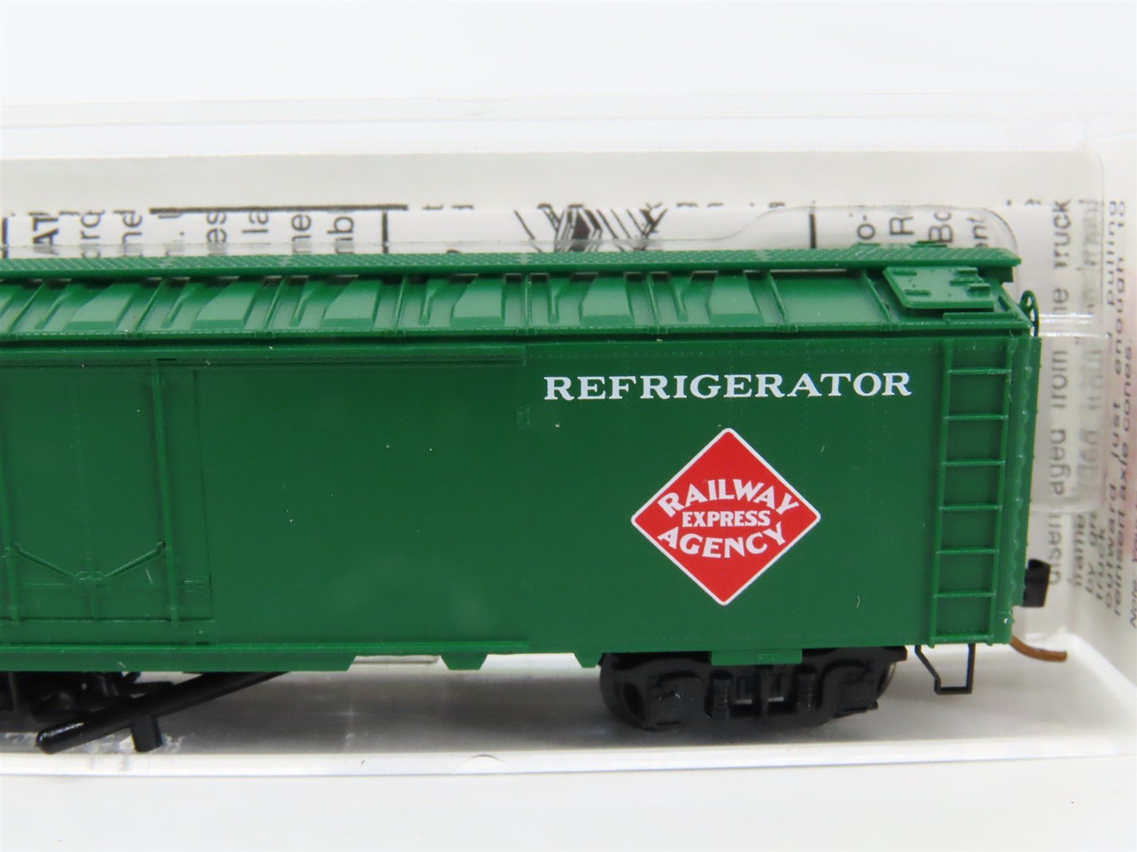 N Scale Micro-Trains MTL 52010 REX REA 52' Express Reefer #7870