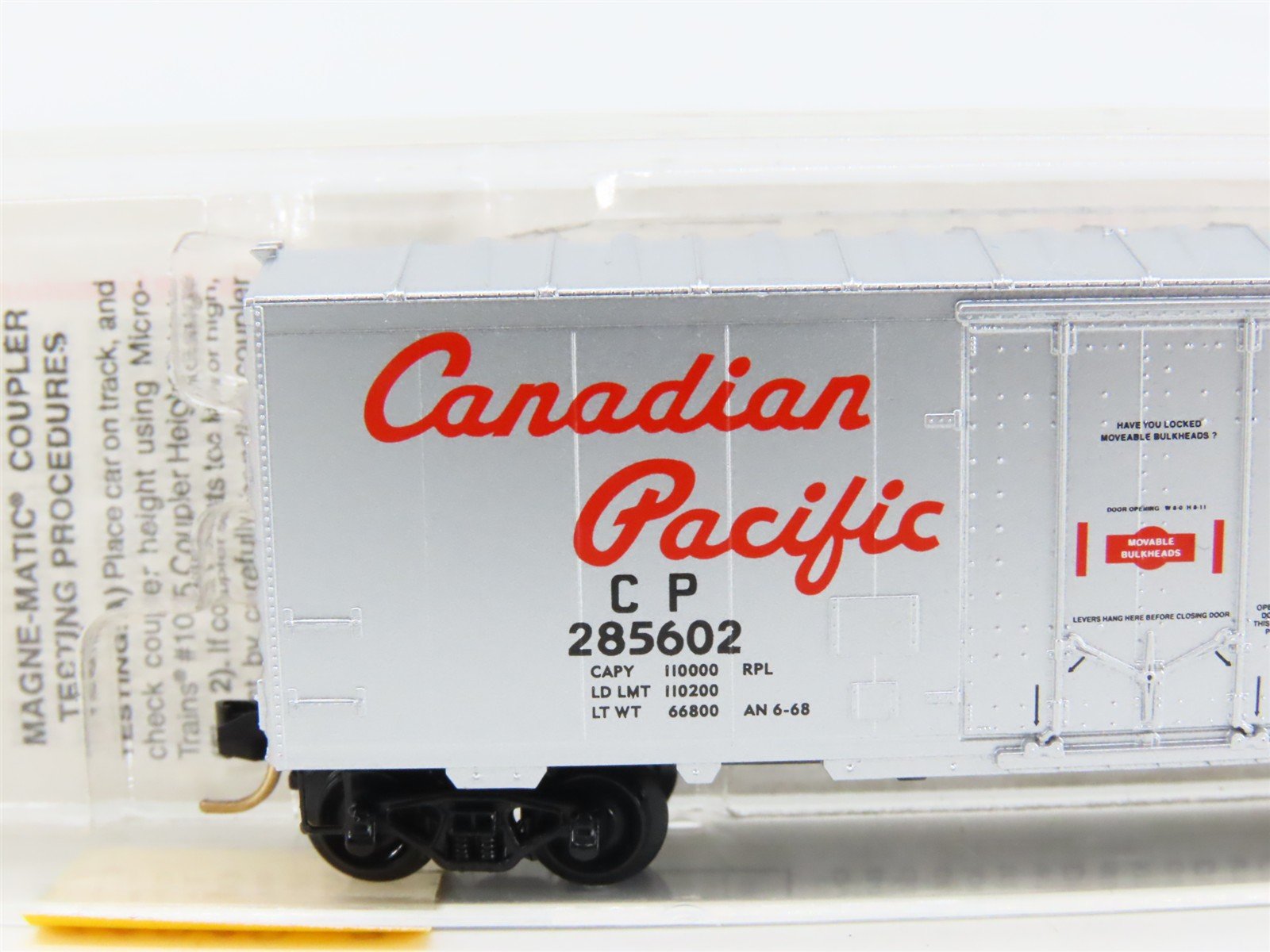 N Micro-Trains MTL 74040/2 CP Canadian Pacific 40' Plug Door Box Car #285602