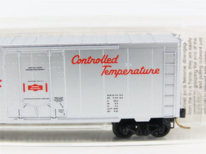 N Micro-Trains MTL 74040/2 CP Canadian Pacific 40' Plug Door Box Car #285602