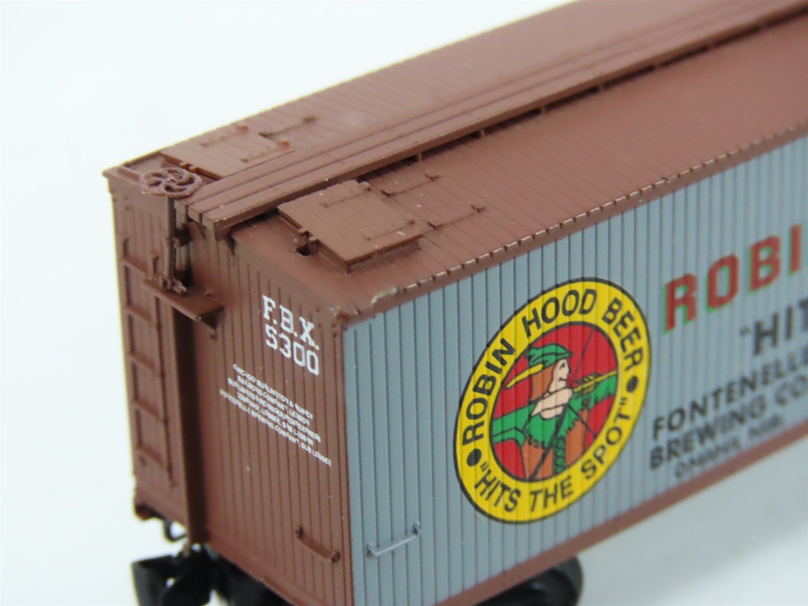 N Scale Micro-Trains MTL FBX Robin Hood Beer 40' Wood Reefer #5300