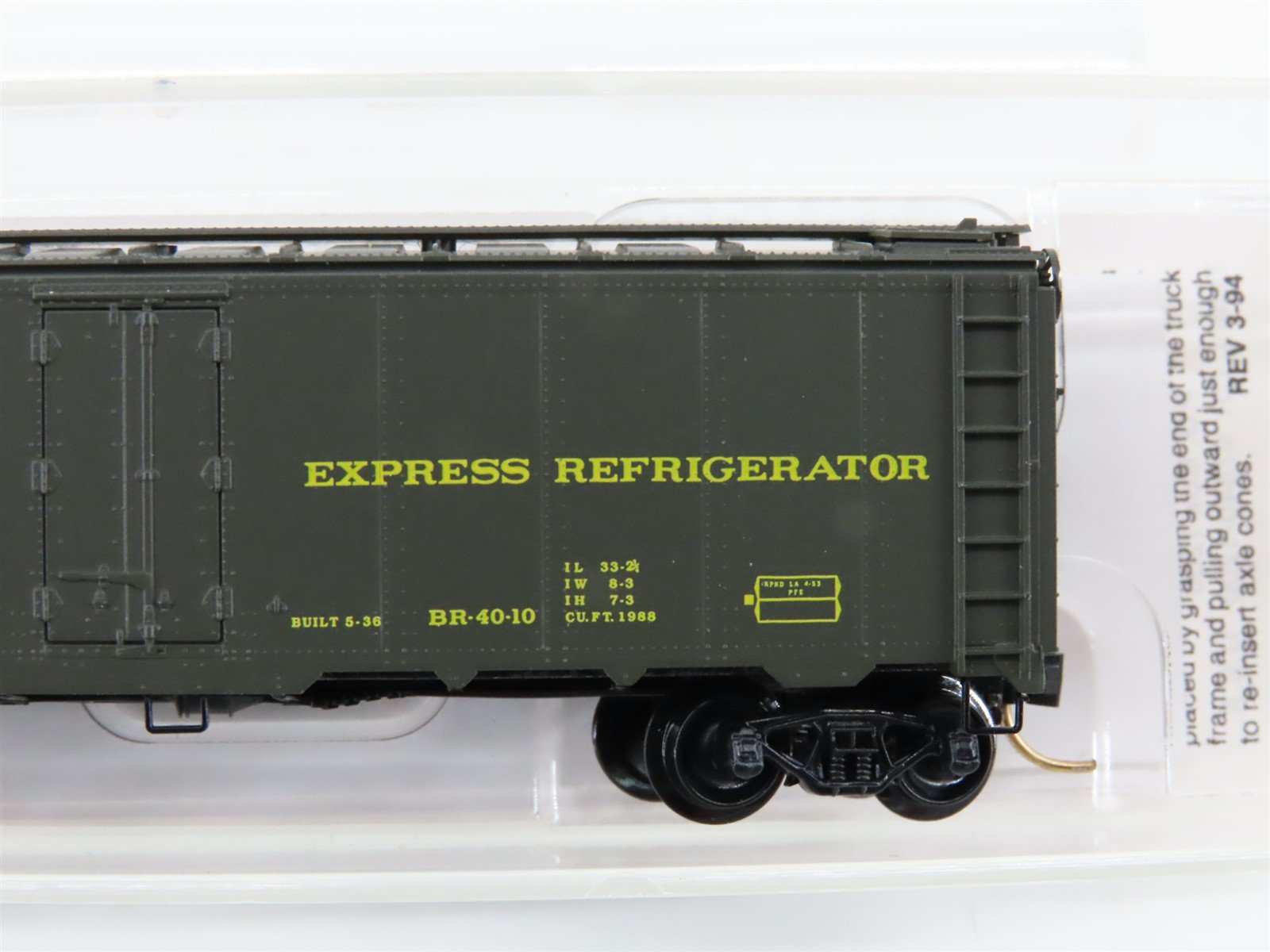 N Scale Micro-Trains MTL 59510 PFE Pacific Fruit Express 40' Ice Reefer #925