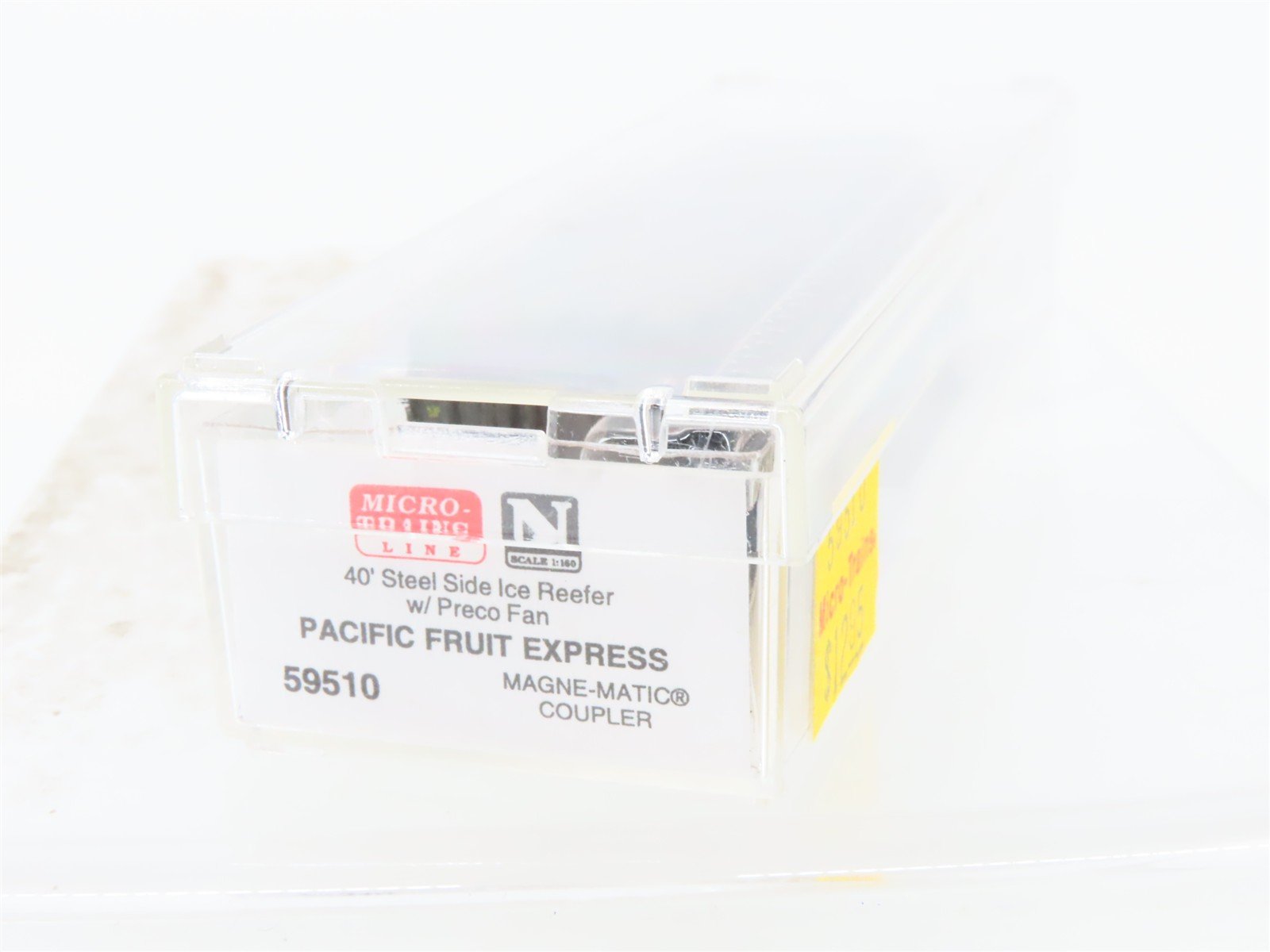 N Scale Micro-Trains MTL 59510 PFE Pacific Fruit Express 40' Ice Reefer #925