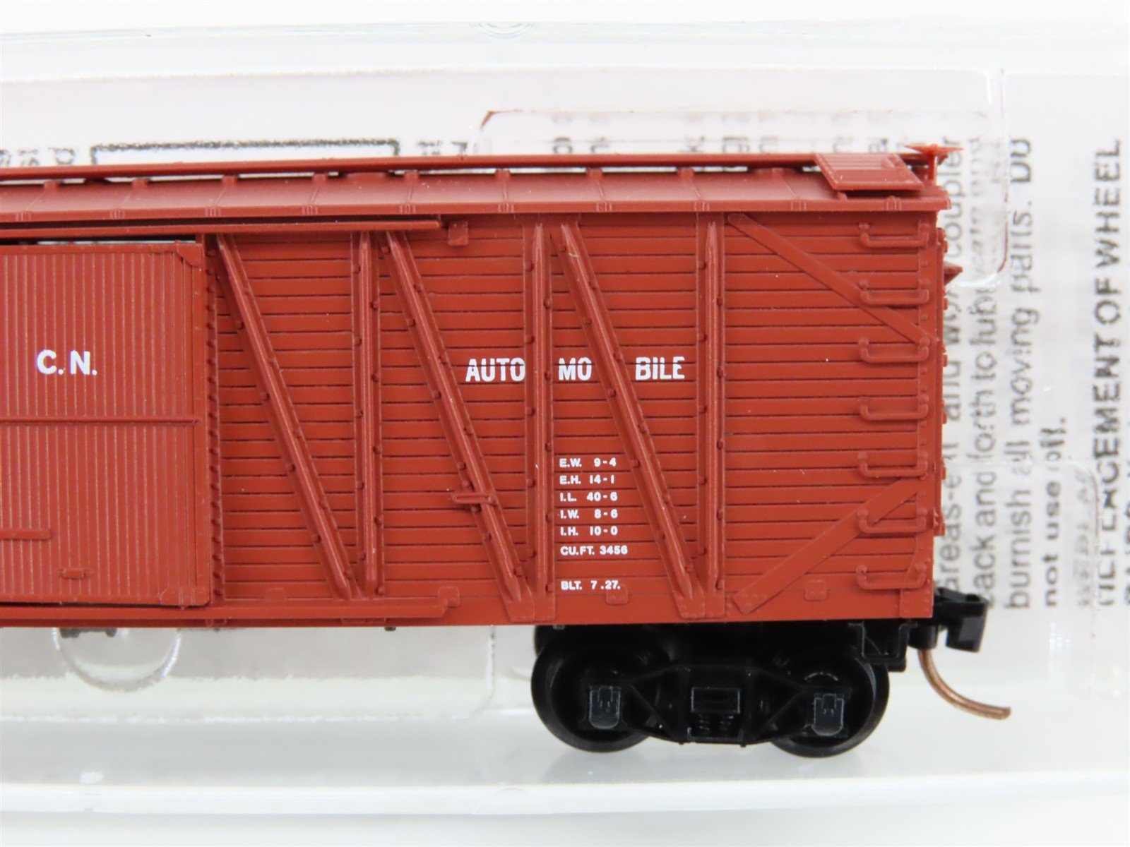 N Scale Micro-Trains MTL 40010 CN Canadian National 40' Boxcar #582593
