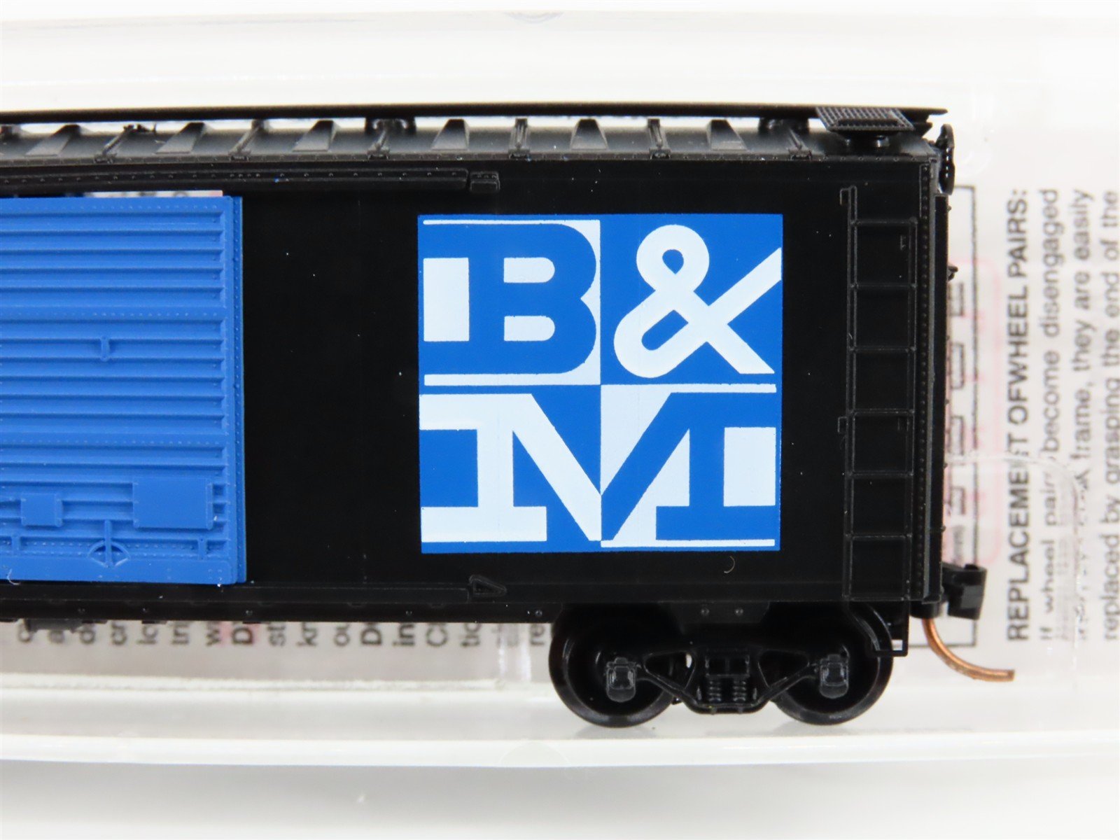N Scale Micro-Trains MTL 20400 B&M Boston & Maine 40' Standard Boxcar #74706