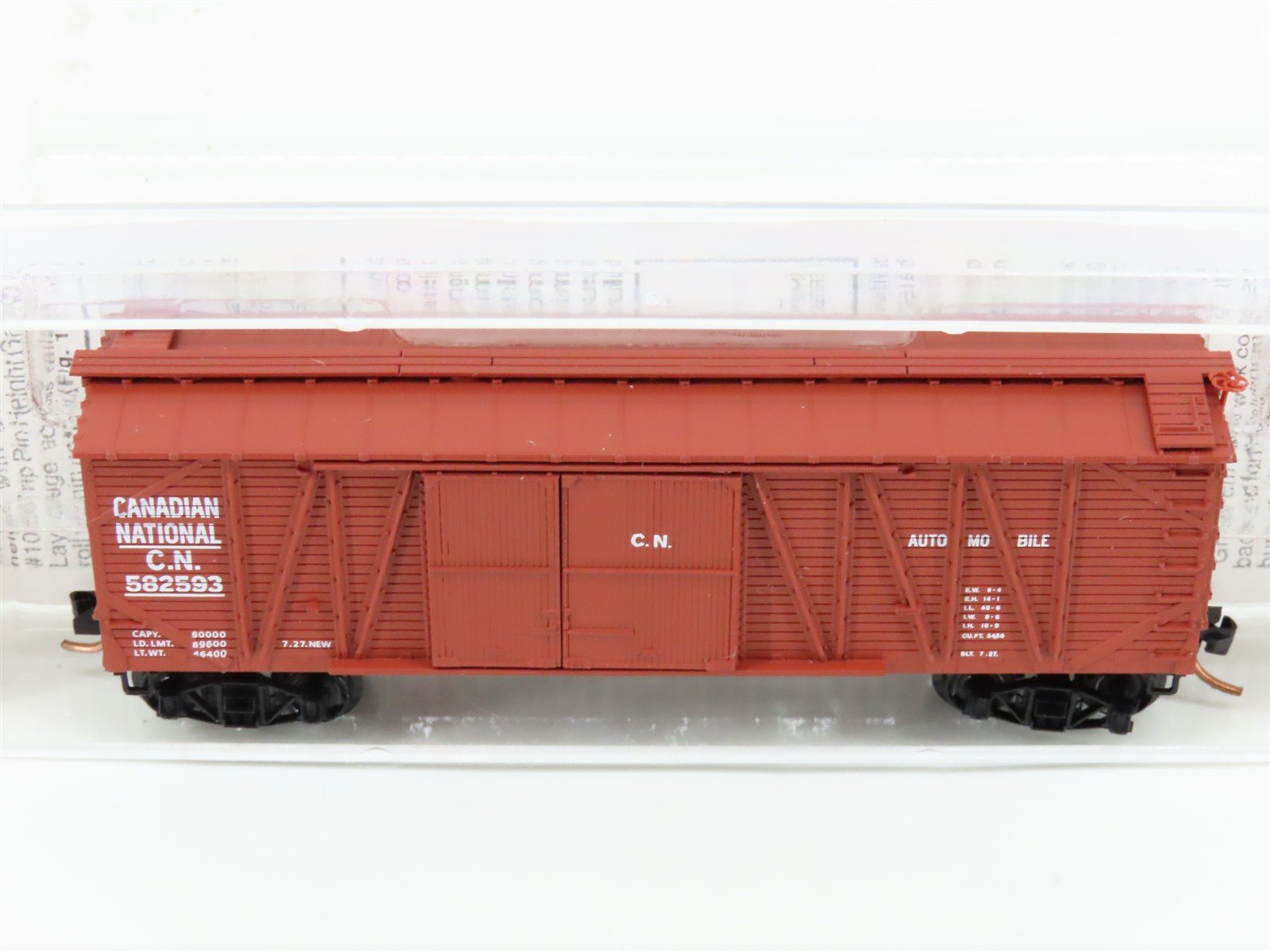 N Scale Micro-Trains MTL 40010 CN Canadian National 40' Braced Boxcar #582593