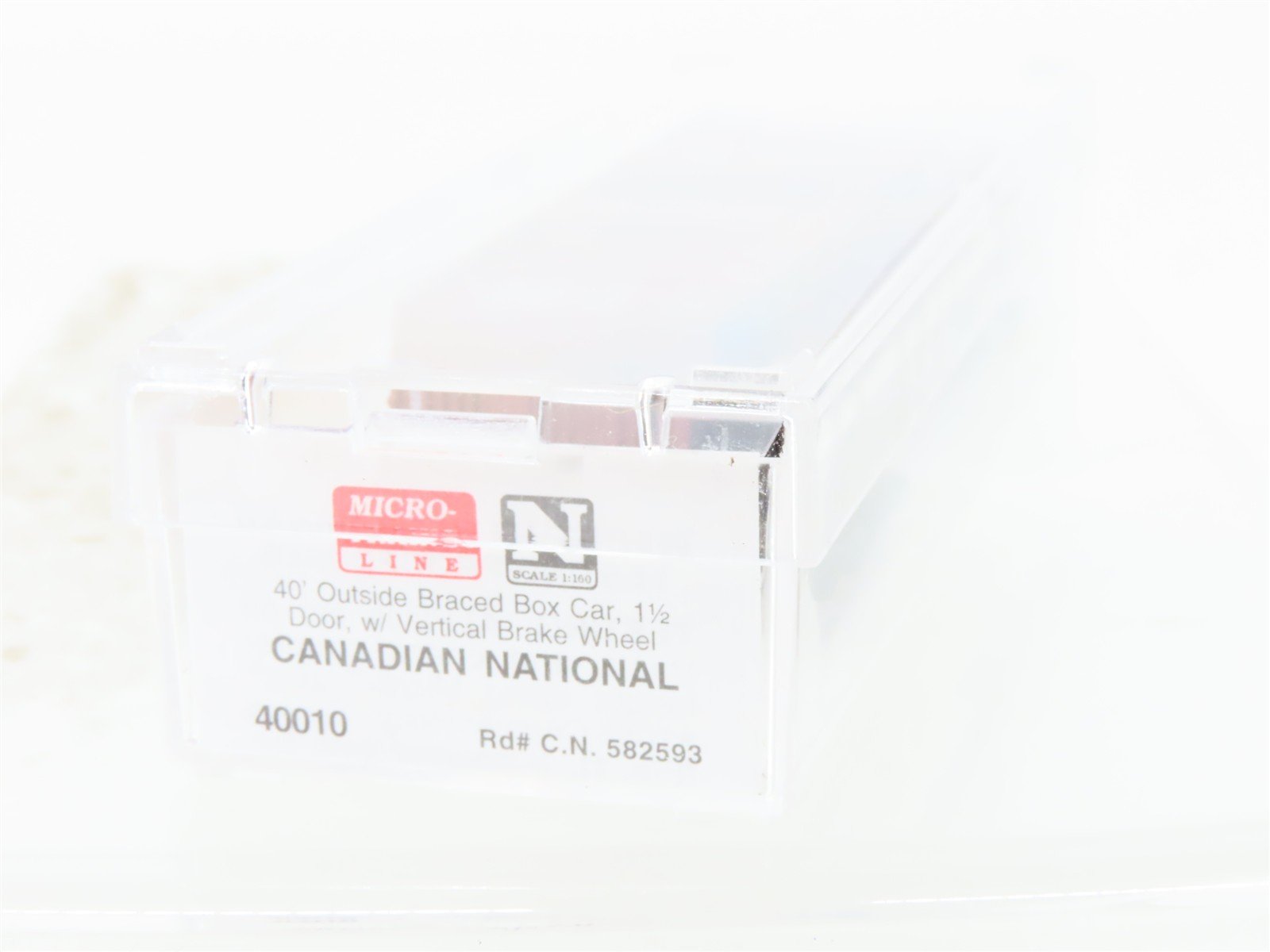 N Scale Micro-Trains MTL 40010 CN Canadian National 40' Braced Boxcar #582593