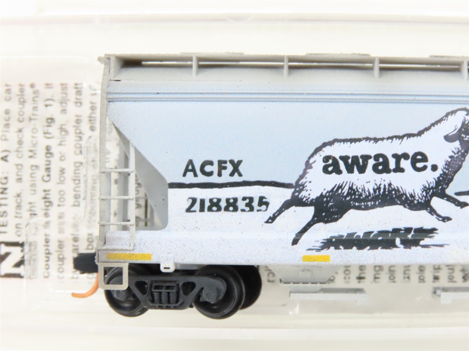 N Scale Micro-Trains MTL 09244330 ACFX 2-Bay Covered Hopper #218835 Weathered