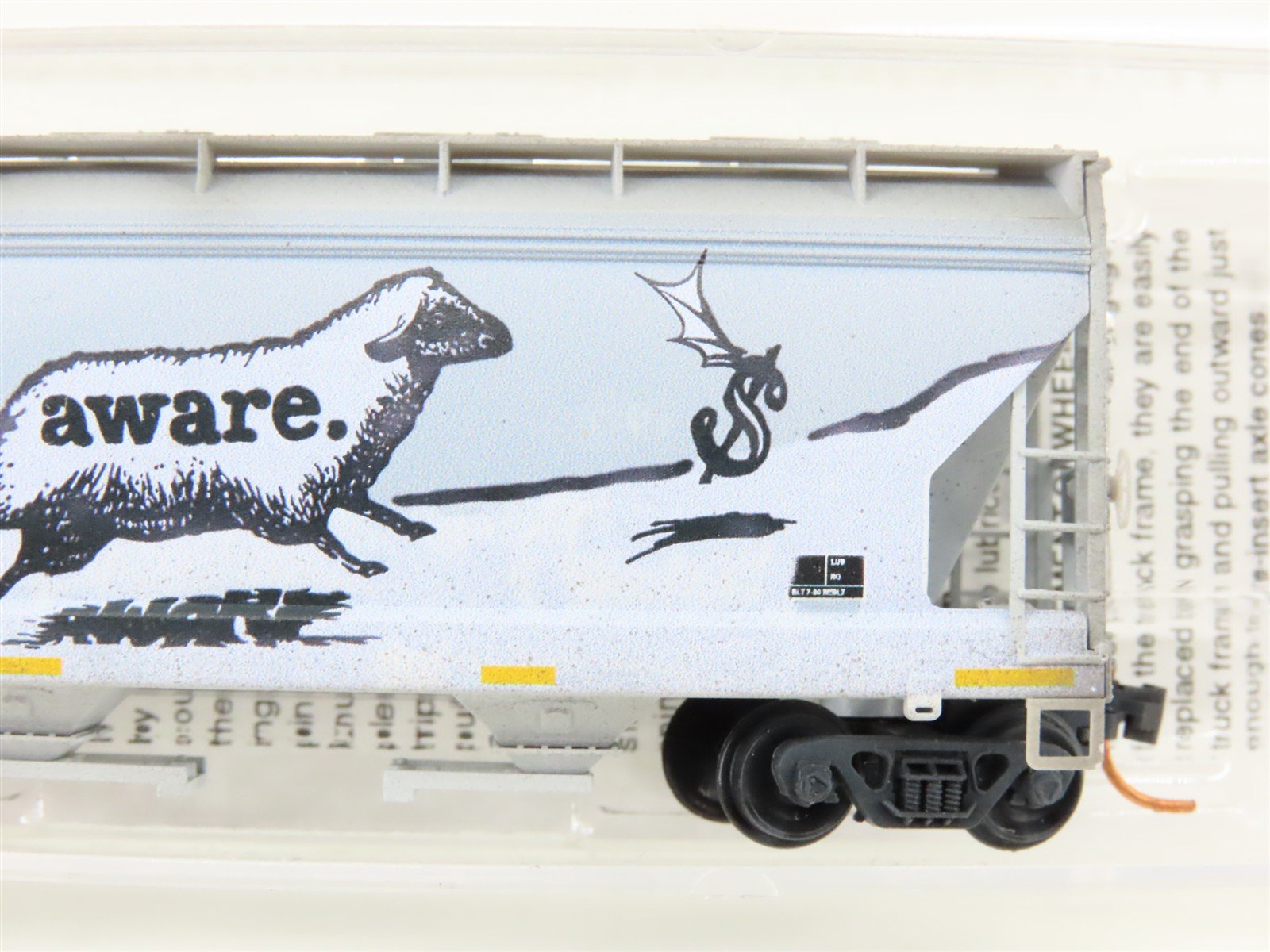 N Scale Micro-Trains MTL 09244330 ACFX 2-Bay Covered Hopper #218835 Weathered