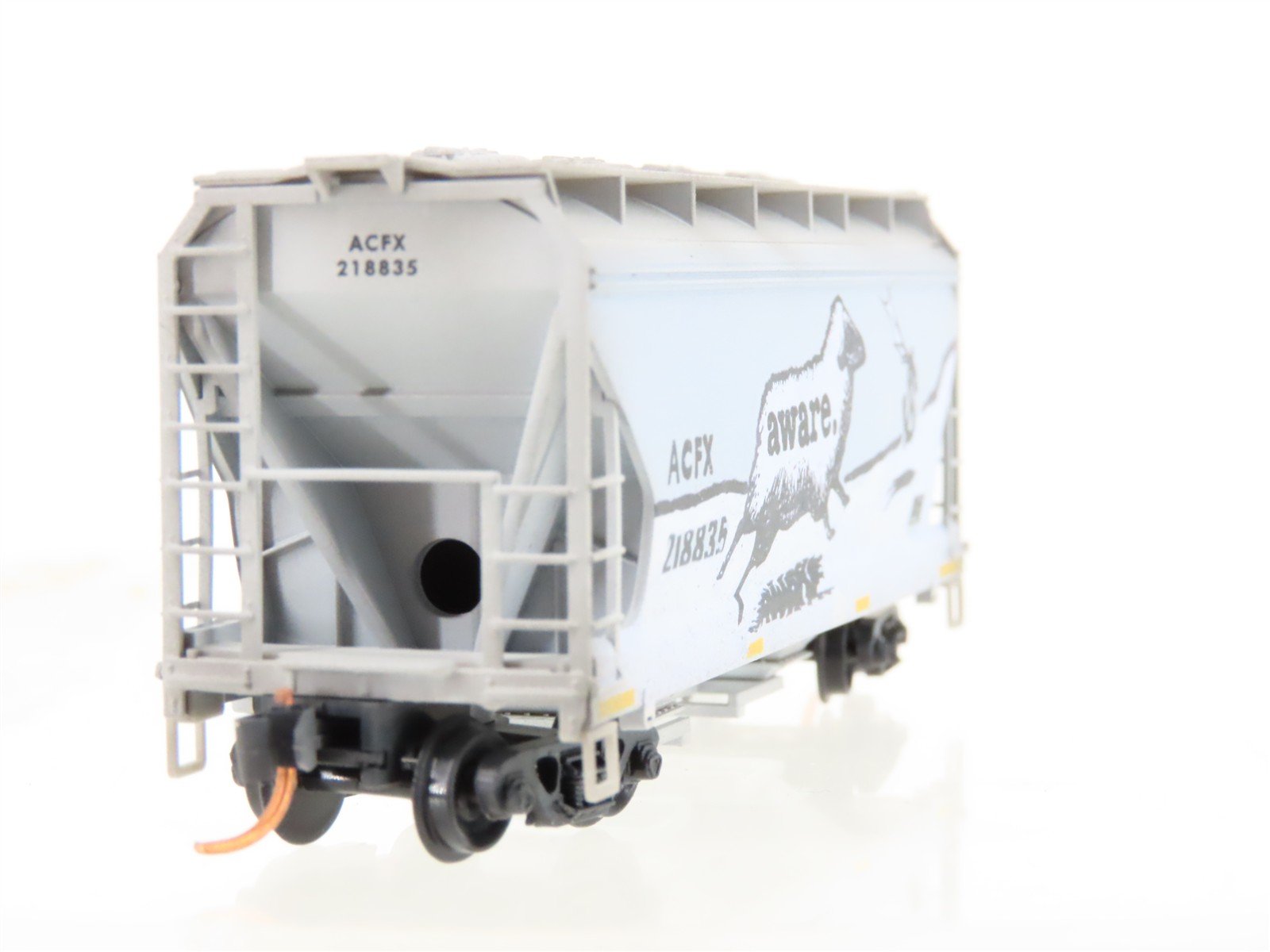 N Scale Micro-Trains MTL 09244330 ACFX 2-Bay Covered Hopper #218835 Weathered