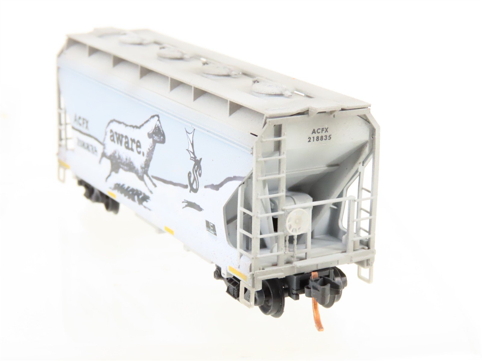 N Scale Micro-Trains MTL 09244330 ACFX 2-Bay Covered Hopper #218835 Weathered