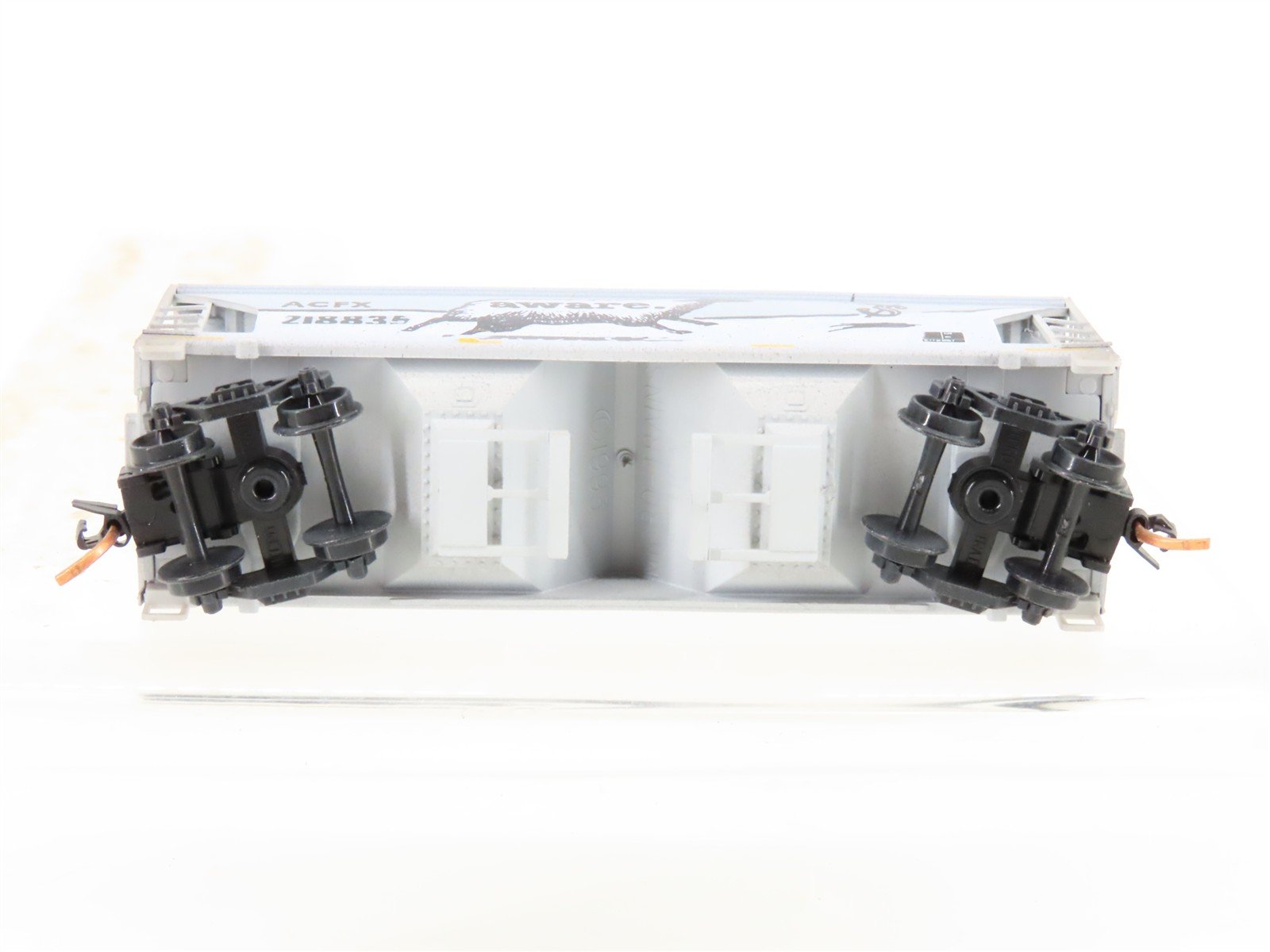 N Scale Micro-Trains MTL 09244330 ACFX 2-Bay Covered Hopper #218835 Weathered