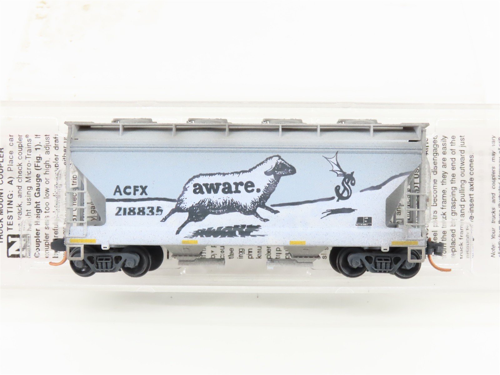 N Scale Micro-Trains MTL 09244330 ACFX 2-Bay Covered Hopper #218835 Weathered