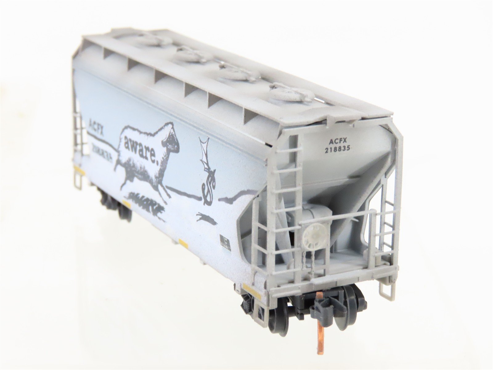 N Scale Micro-Trains MTL 09244330 ACFX 2-Bay Covered Hopper #218835 Weathered