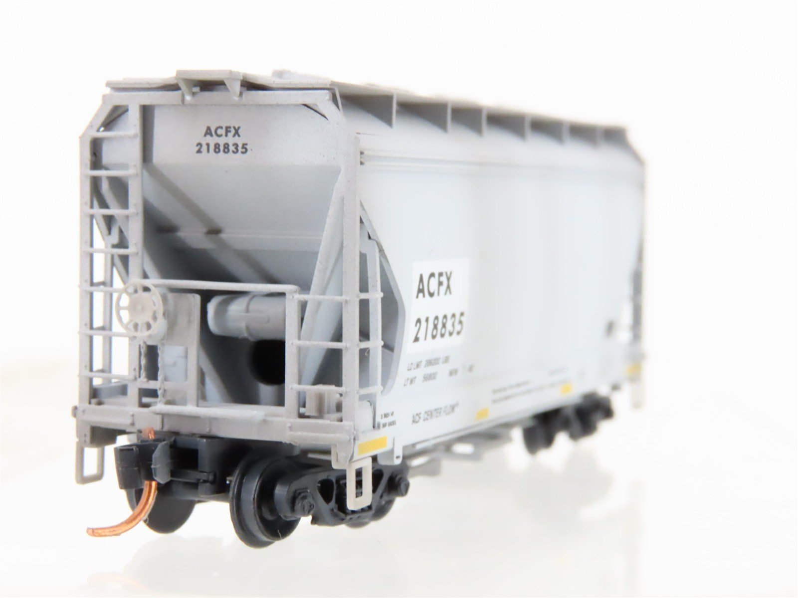 N Scale Micro-Trains MTL 09244330 ACFX 2-Bay Covered Hopper #218835 Weathered