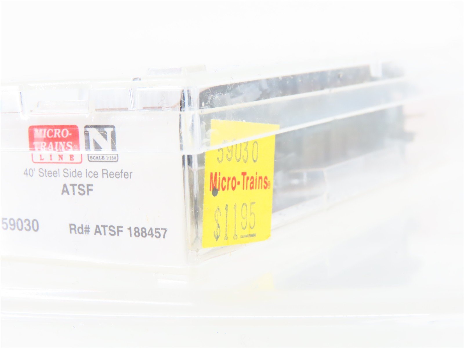 N Scale Micro-Trains MTL 59030 ATSF Santa Fe 40' Steel Ice Reefer #188457