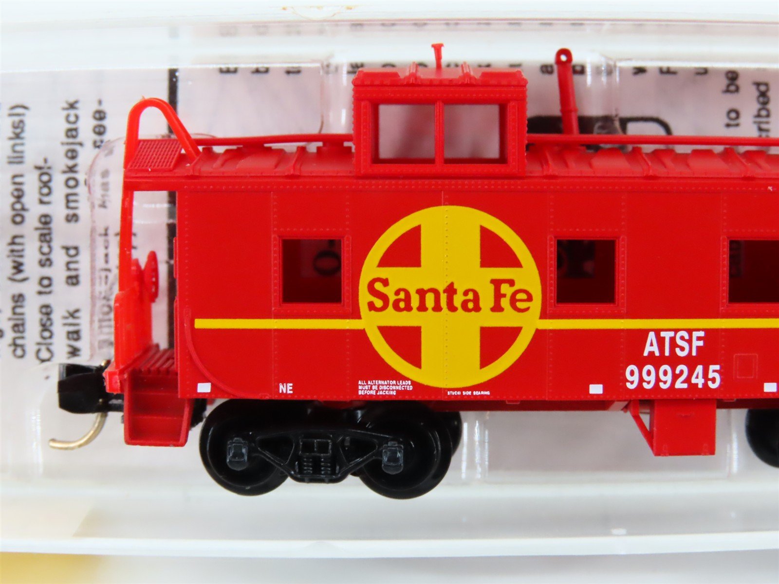 N Scale Micro-Trains MTL 100030 ATSF Santa Fe 36' Riveted Steel Caboose #999245