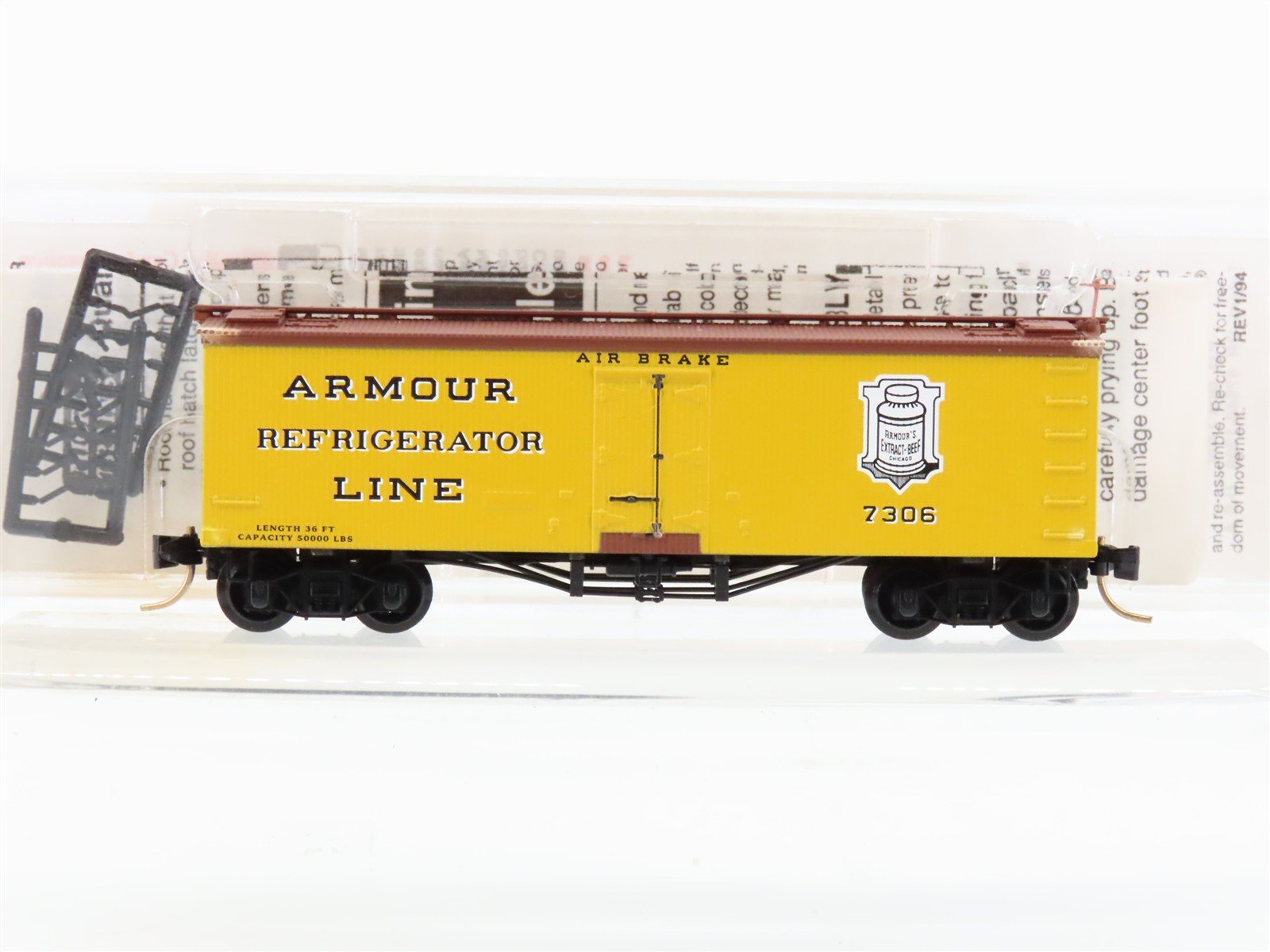 N Scale Micro-Trains MTL 58030 Armour Refrigerator Line 36' Wood Reefer #7306