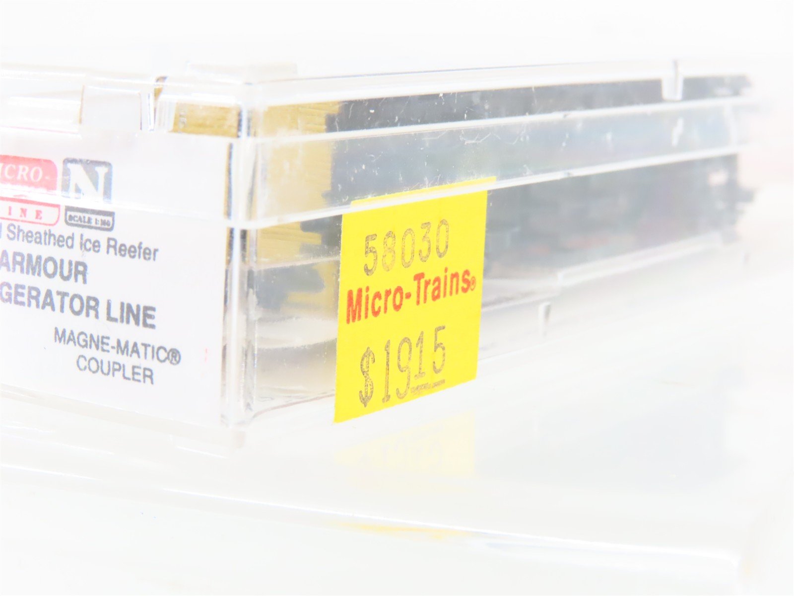 N Scale Micro-Trains MTL 58030 Armour Refrigerator Line 36' Wood Reefer #7306