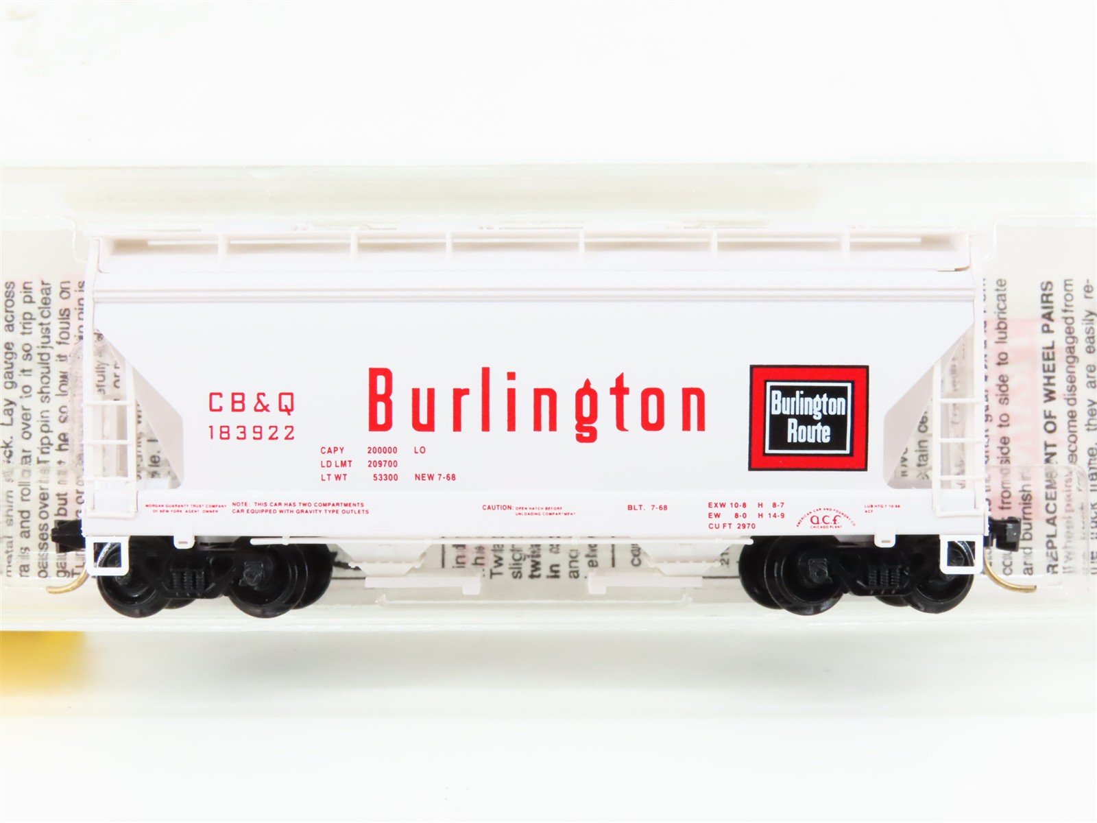 N Scale Micro-Trains MTL 92070 CBQ Burlington 2-Bay Covered Hopper #183922