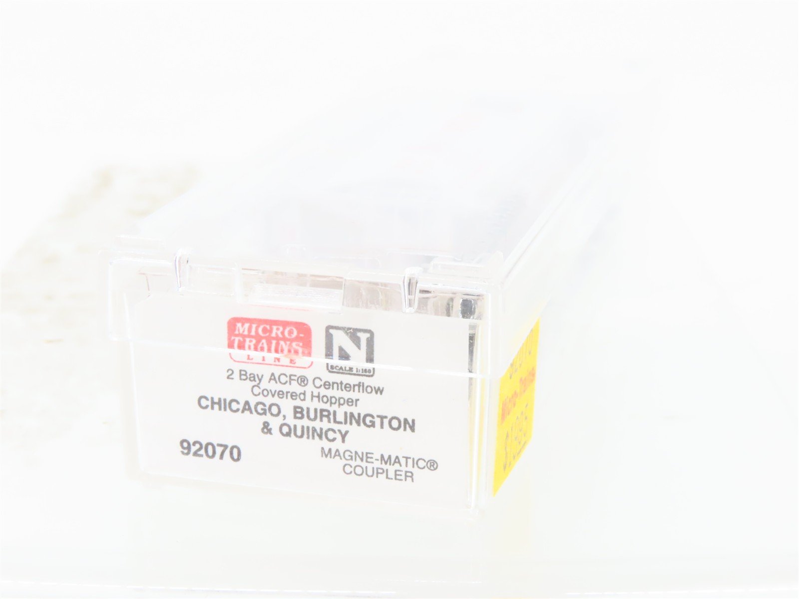N Scale Micro-Trains MTL 92070 CBQ Burlington 2-Bay Covered Hopper #183922