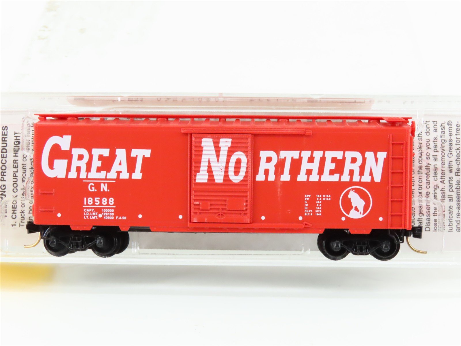 N Scale Micro-Trains MTL 20176 GN Great Northern 40' Boxcar #18588