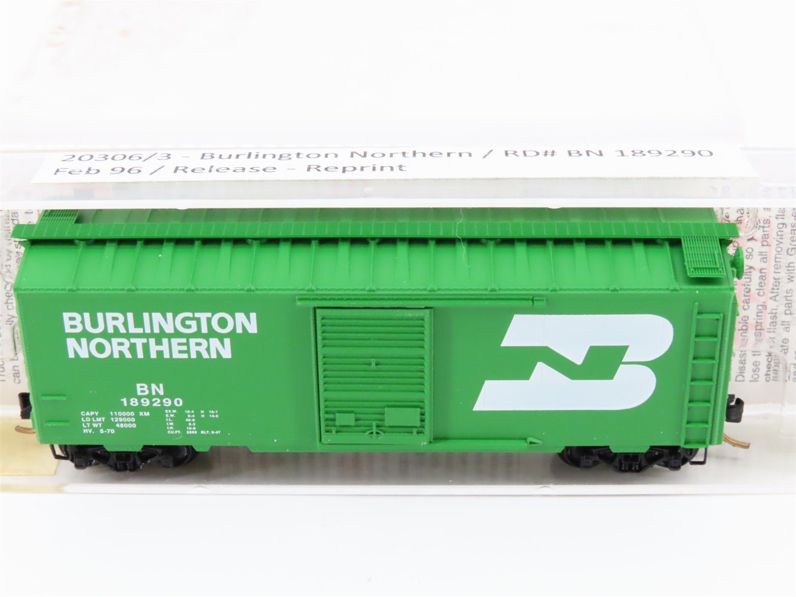 N Scale Micro-Trains MTL 20306/3 BN Burlington Northern 40' Boxcar #18588