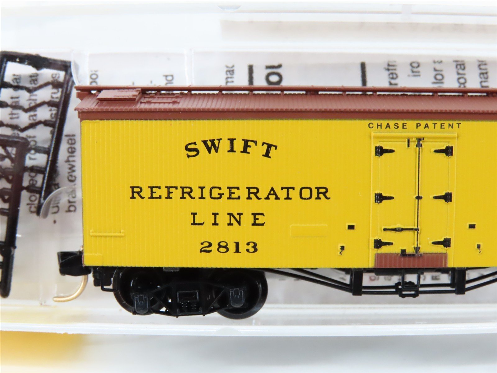 N Scale Micro-Trains MTL 58010 Swift Reefer Line 36' Ice Reefer #2813