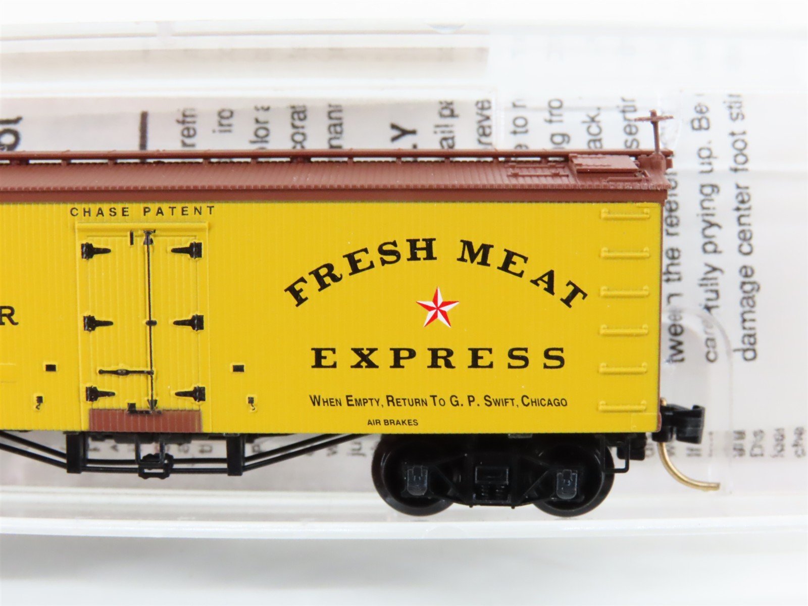 N Scale Micro-Trains MTL 58010 Swift Reefer Line 36' Ice Reefer #2813