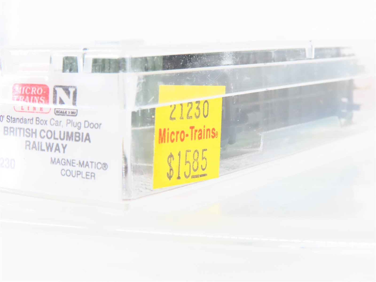 N Scale Micro-Trains MTL 21230 BCOL British Columbia 40' Standard Boxcar #8004