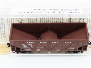 N Scale Micro-Trains MTL 57030 LV Lehigh Valley Railroad 33' 2-Bay Hopper #14231