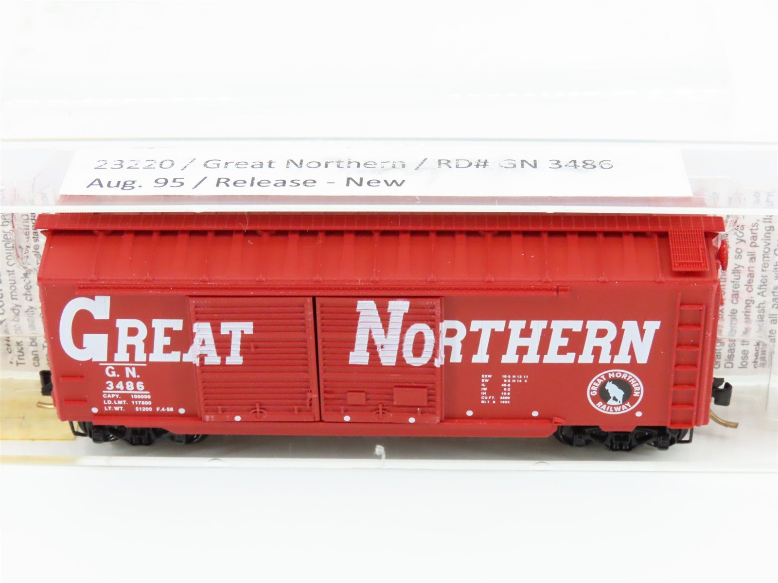 N Scale Micro-Trains MTL 23220 GN Great Northern 40' Double Door Box Car #3486