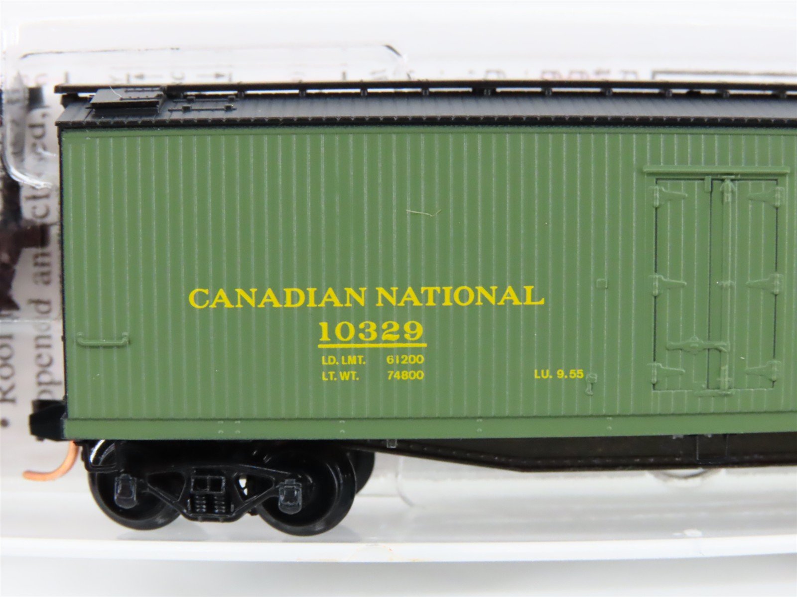 N Scale Micro-Trains MTL 49570 CN Canadian National 40' Express Reefer #10329