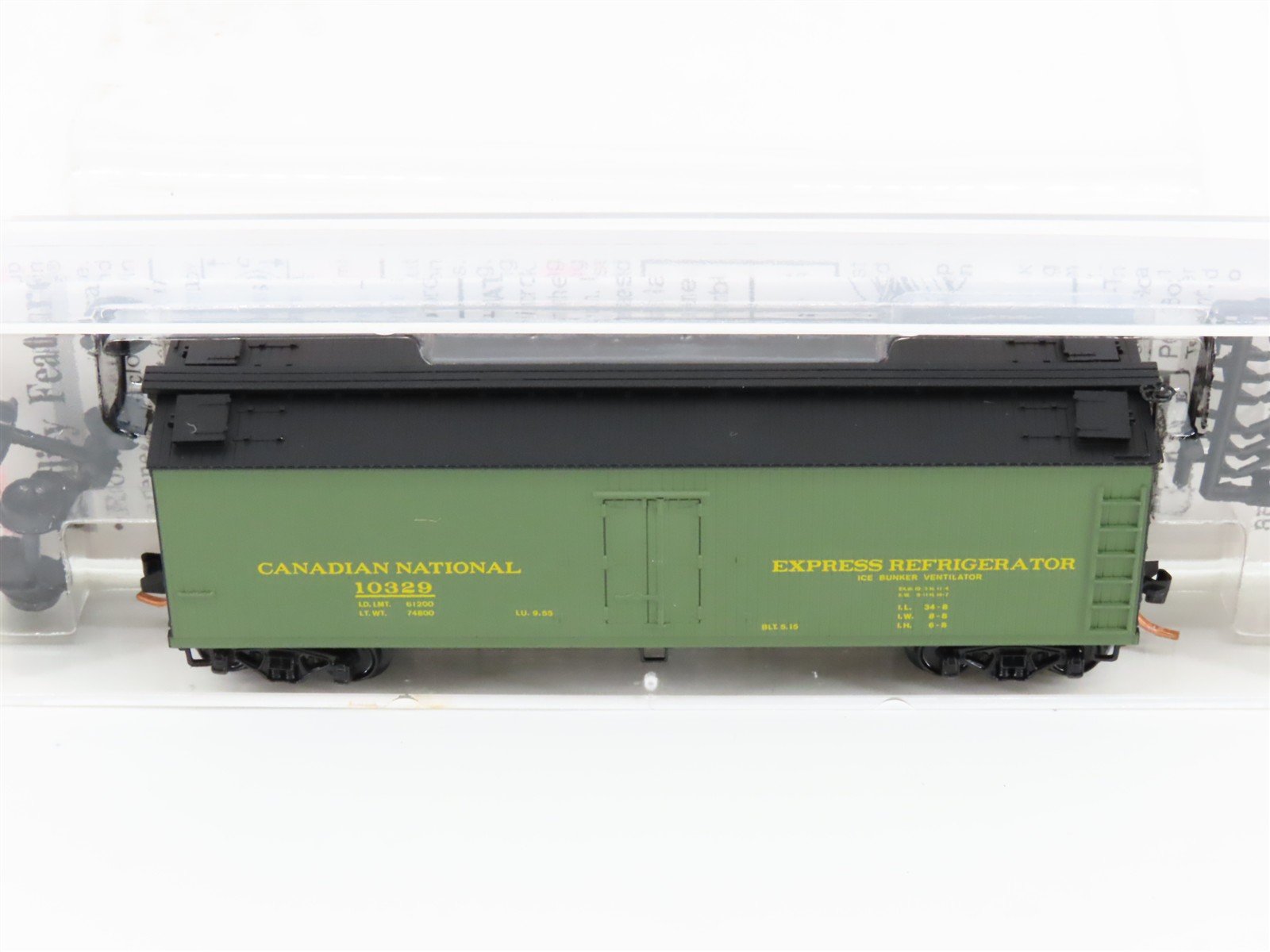 N Scale Micro-Trains MTL 49570 CN Canadian National 40' Express Reefer #10329