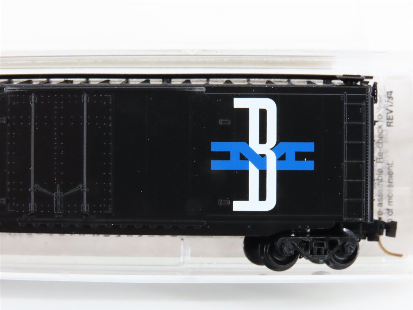 N Micro-Trains MTL 32330 BM Boston & Maine Milk 50' Plug Door Box Car #1919