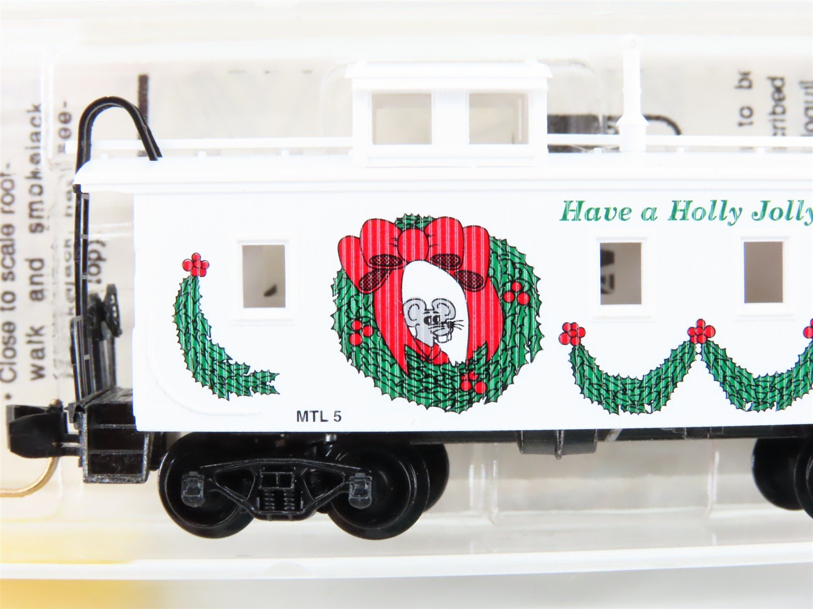 N Scale Micro-Trains MTL 51180 Christmas Holiday 1995 Wood 34' Caboose #5
