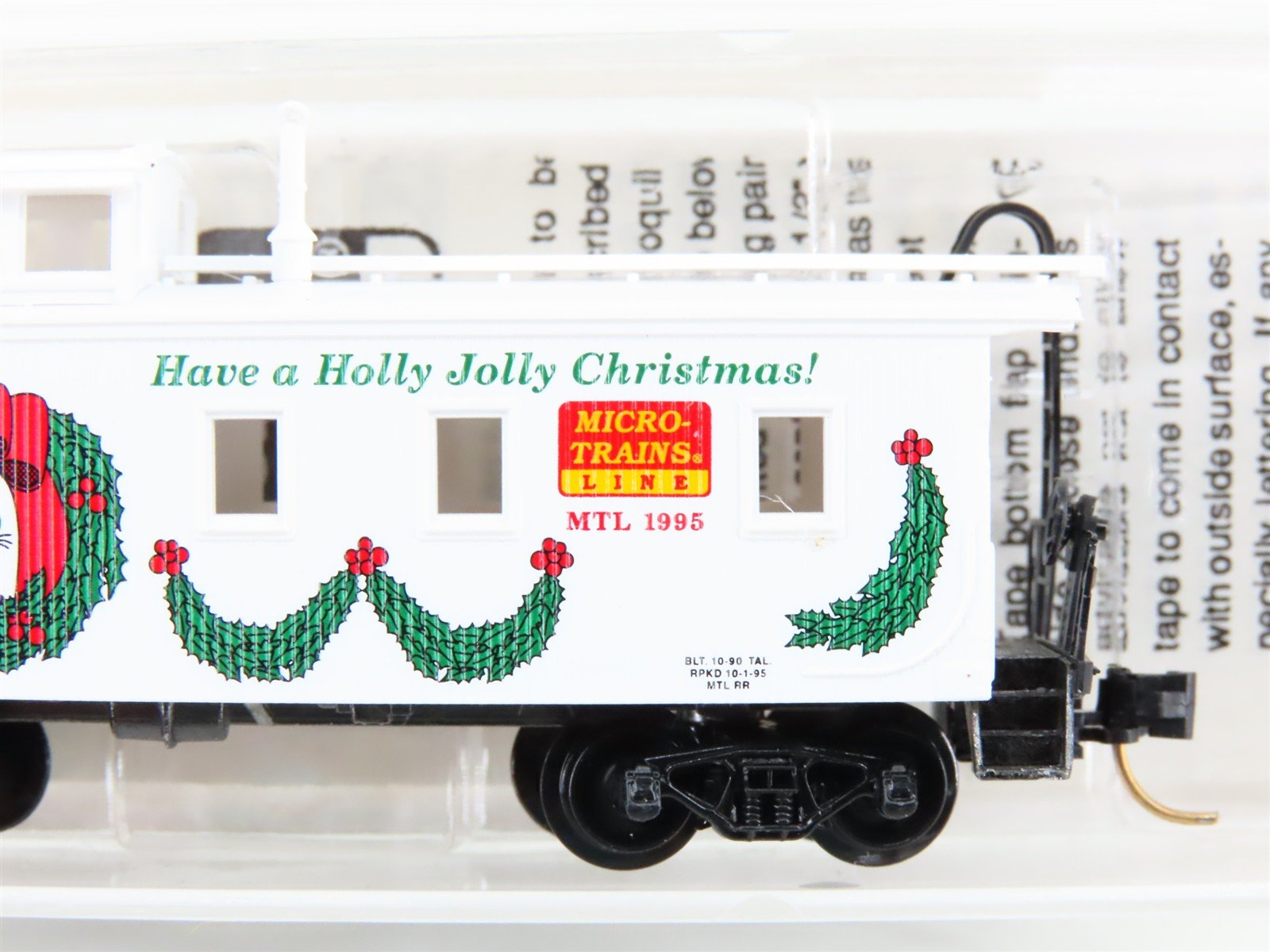 N Scale Micro-Trains MTL 51180 Christmas Holiday 1995 Wood 34' Caboose #5