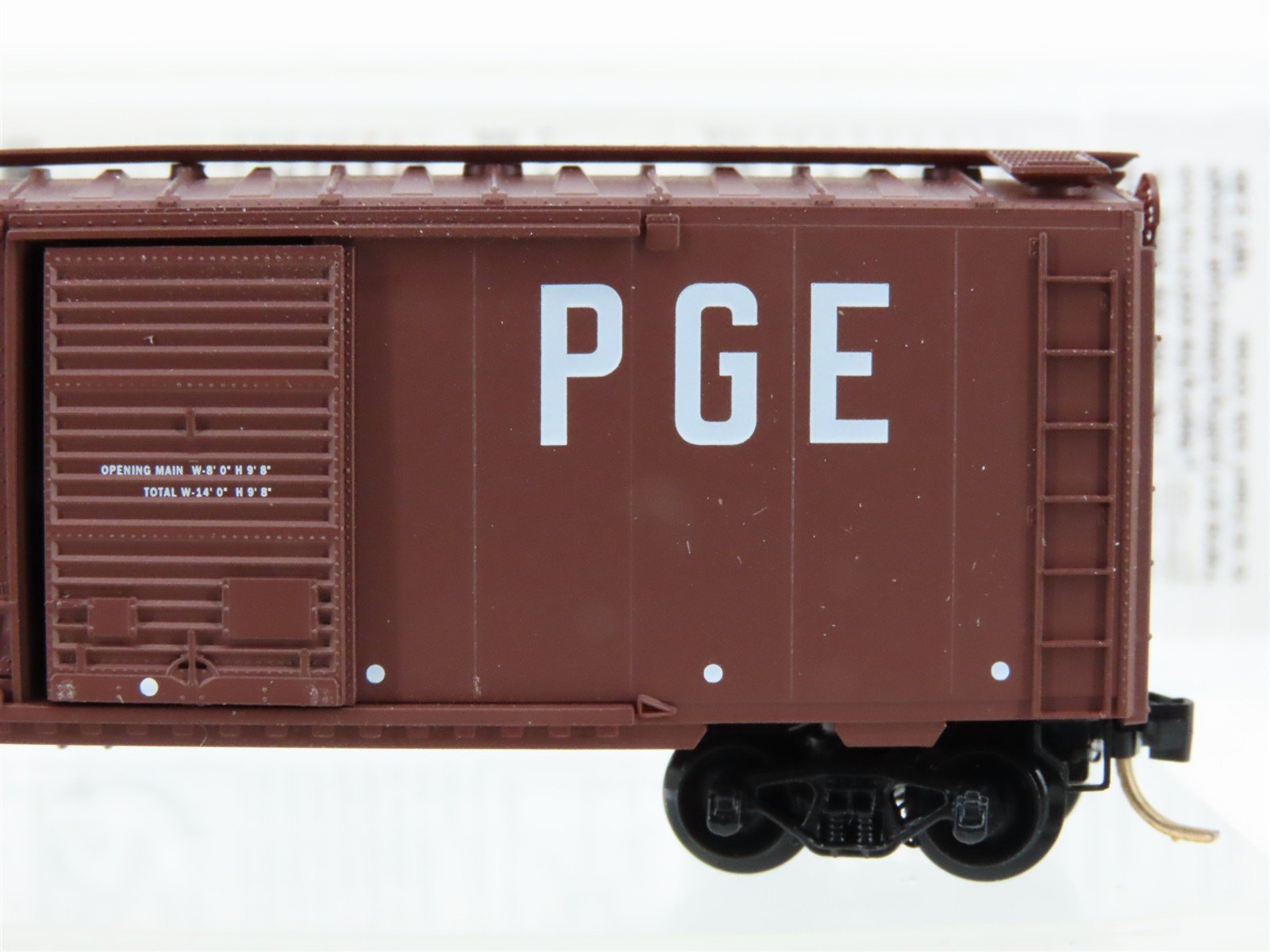 N Scale Micro-Trains MTL 22070 PGE Pacific Great Eastern 40' Box Car #4942