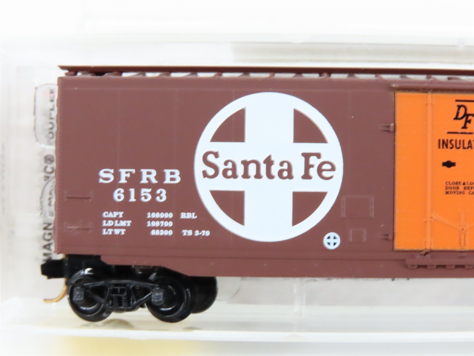 N Scale Micro-Trains MTL 32050/1 SFRB Santa Fe 50' Plug Door Box Car #6153