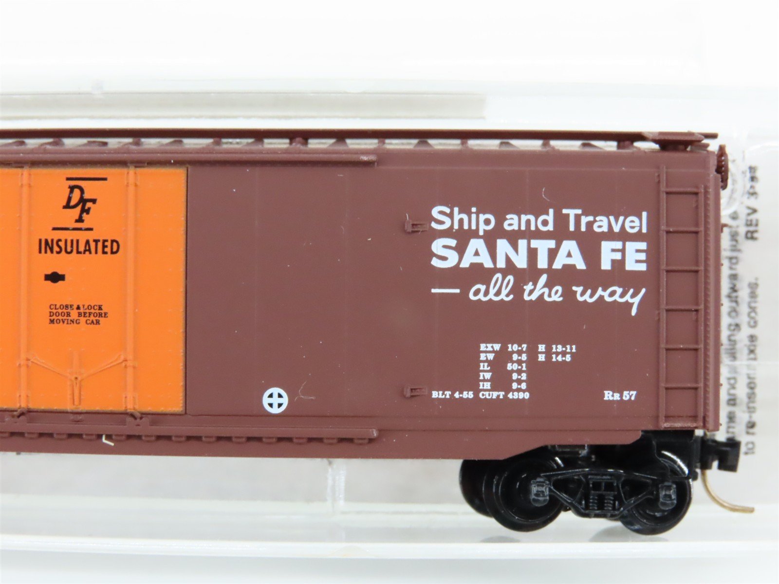 N Scale Micro-Trains MTL 32050/1 SFRB Santa Fe 50' Plug Door Box Car #6153