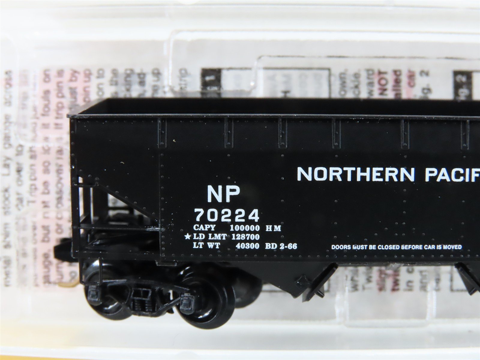 N Scale Micro-Trains MTL 55080 NP Northern Pacific 33' 2-Bay Open Hopper #70224